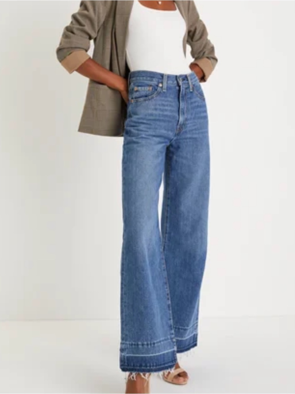 Levi’s premium ribcage Wide Leg Jeans high rise 27